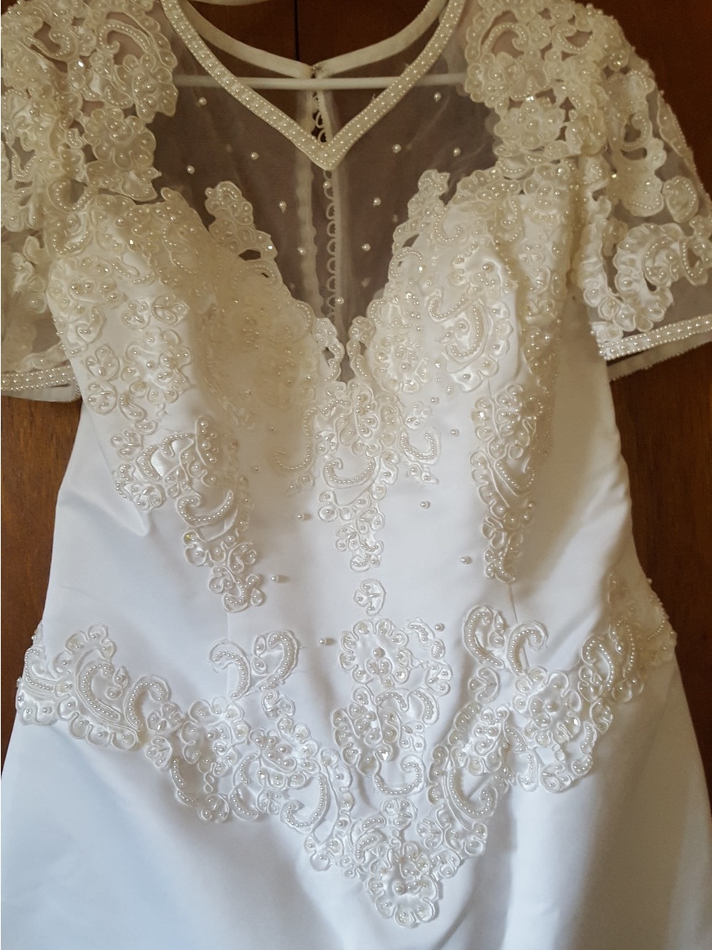 David's Bridal Ivory Beaded Lace Wedding Dress